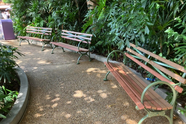 香港迪土尼樂園 戶外木長椅工程