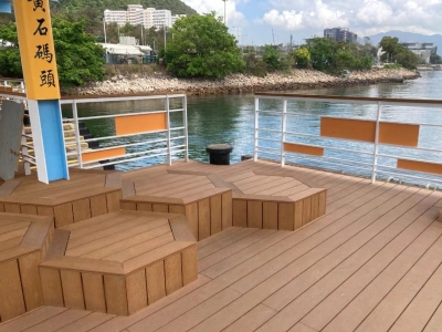 馬料水碼頭 戶外木六角型座椅